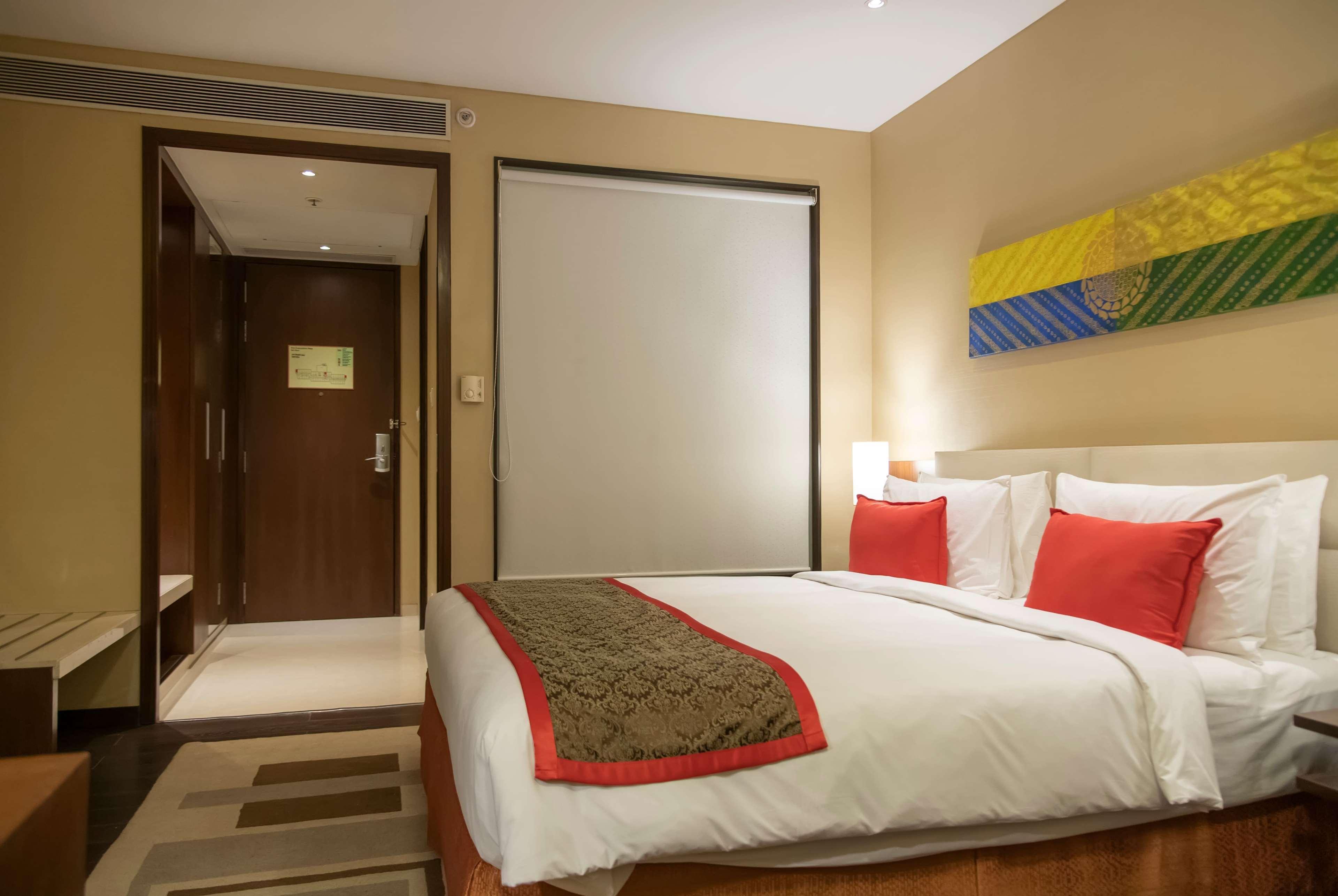 Ramada Plaza By Wyndham Pune Hinjewadi Dāpuri Exterior foto