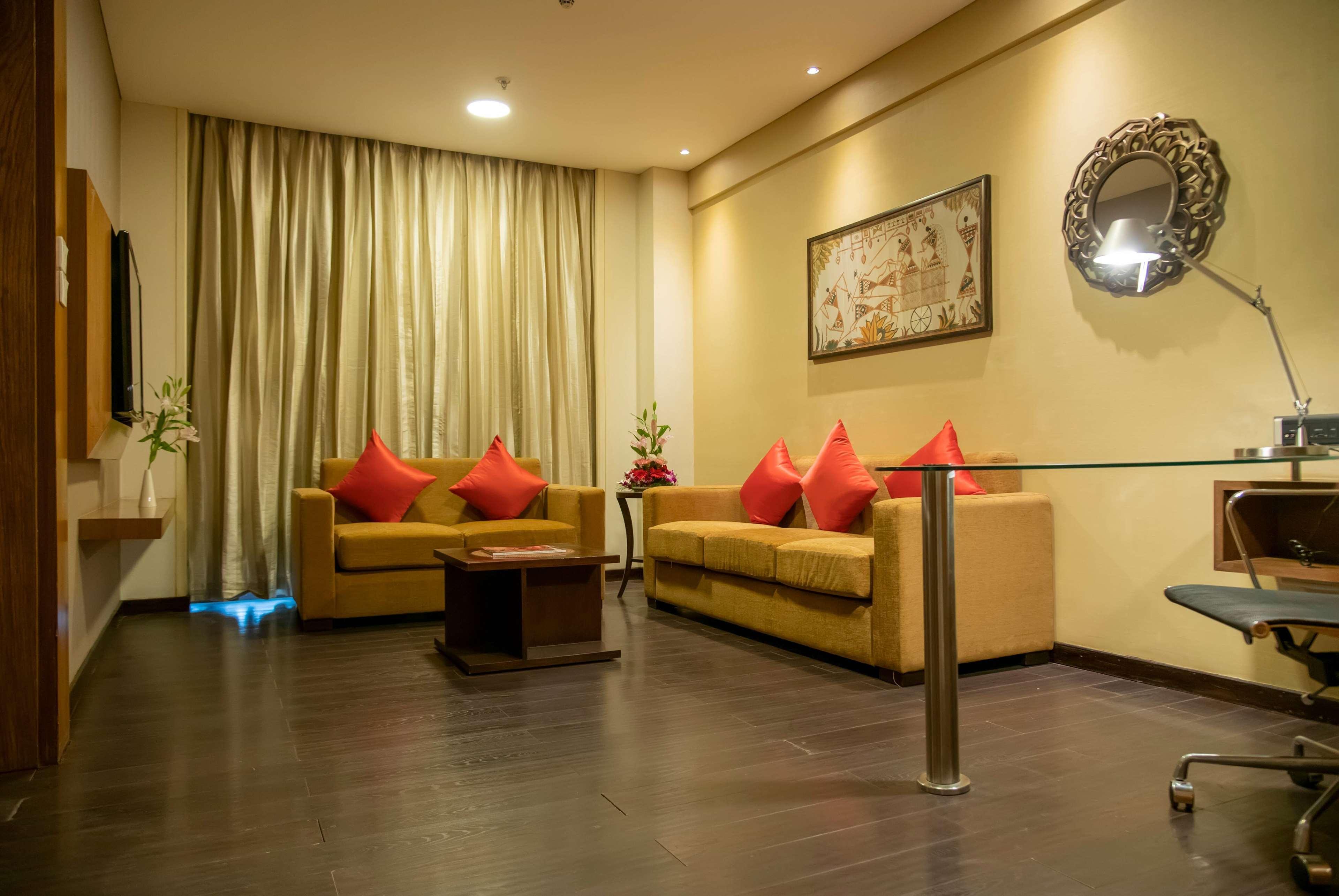 Ramada Plaza By Wyndham Pune Hinjewadi Dāpuri Exterior foto
